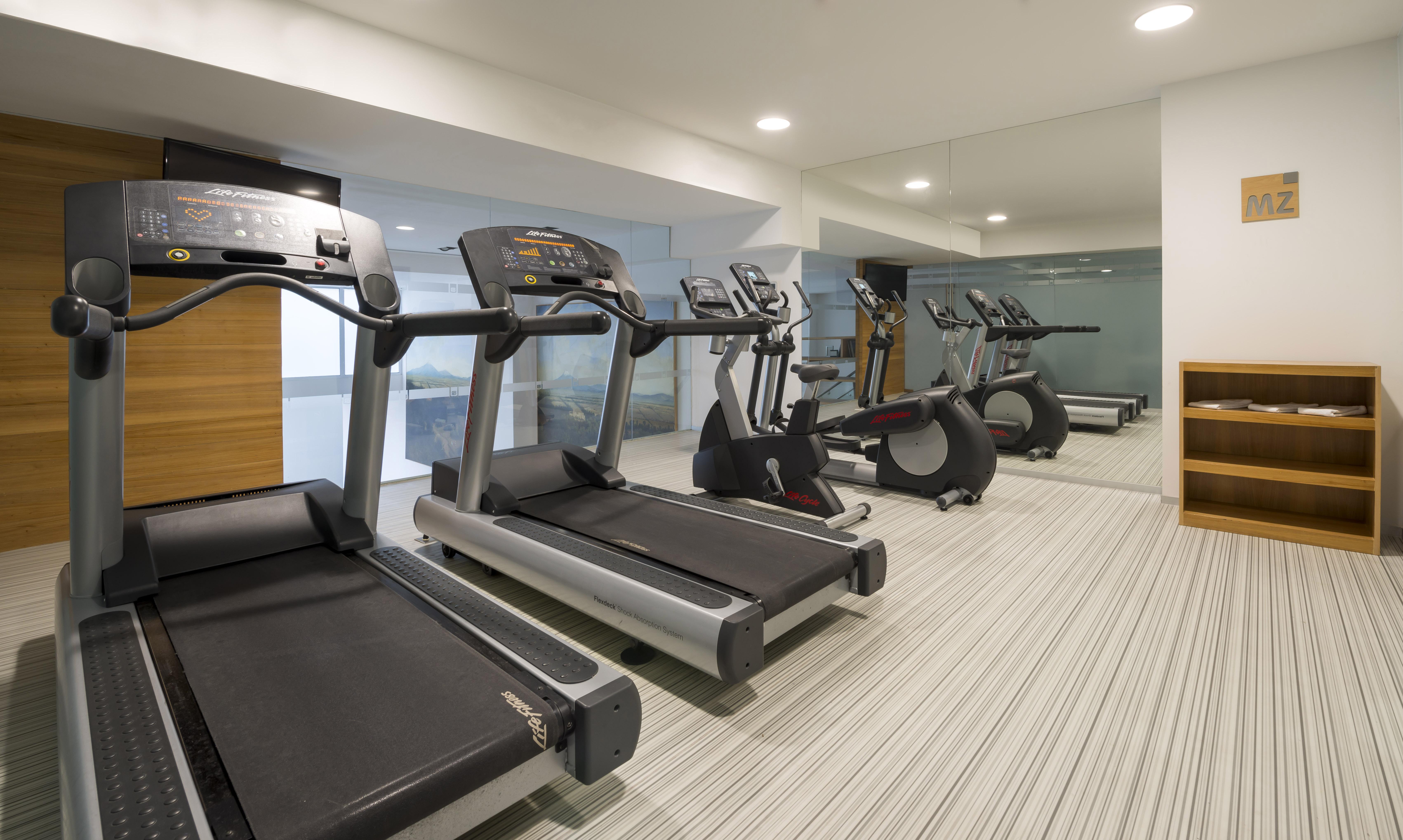 ホテル カミノ リアル プエブラ アンヘロポリス エクステリア 写真 The gym at the hotel