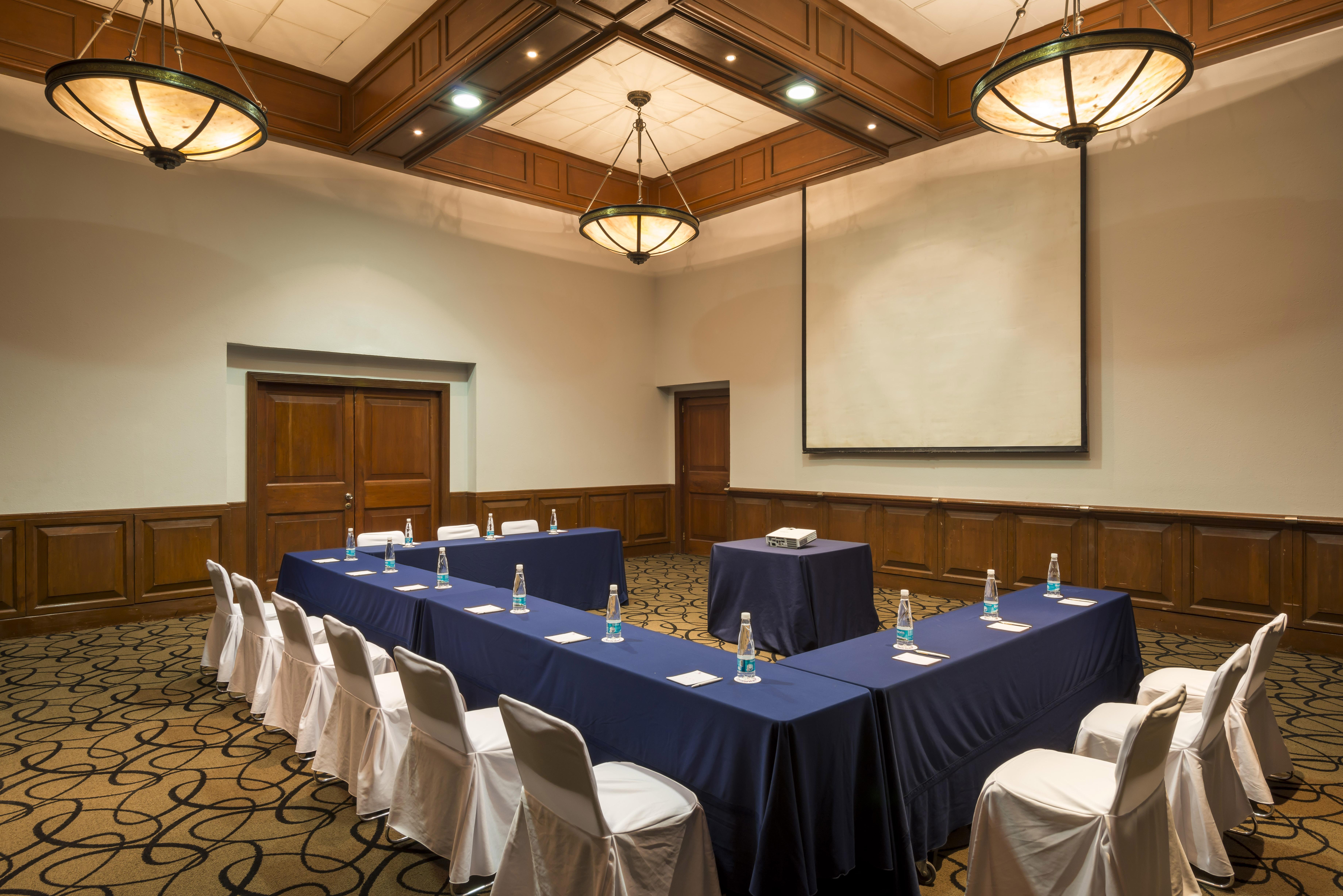 ホテル カミノ リアル プエブラ アンヘロポリス エクステリア 写真 A meeting room at the Sheraton Club Resort