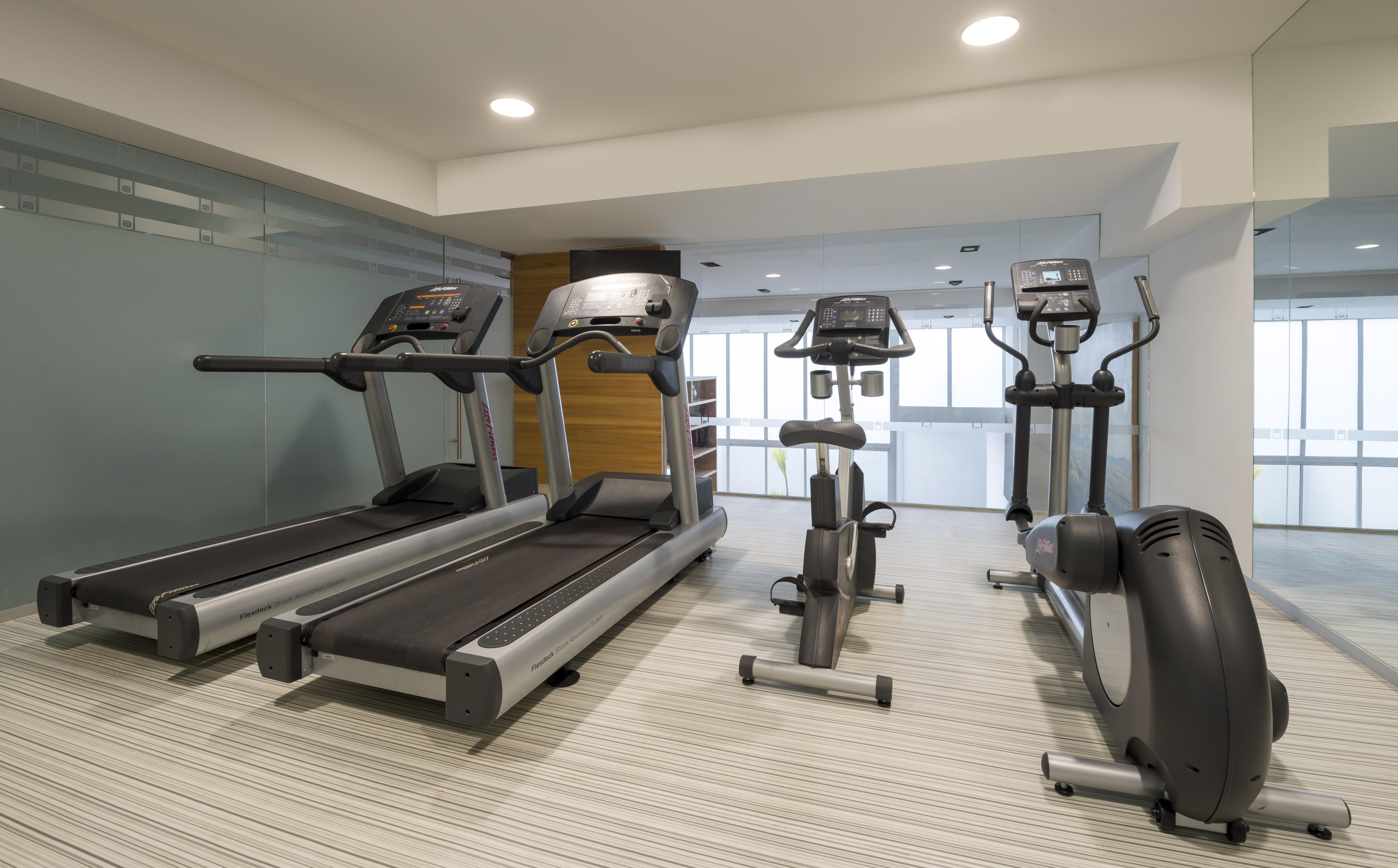 ホテル カミノ リアル プエブラ アンヘロポリス エクステリア 写真 A gym