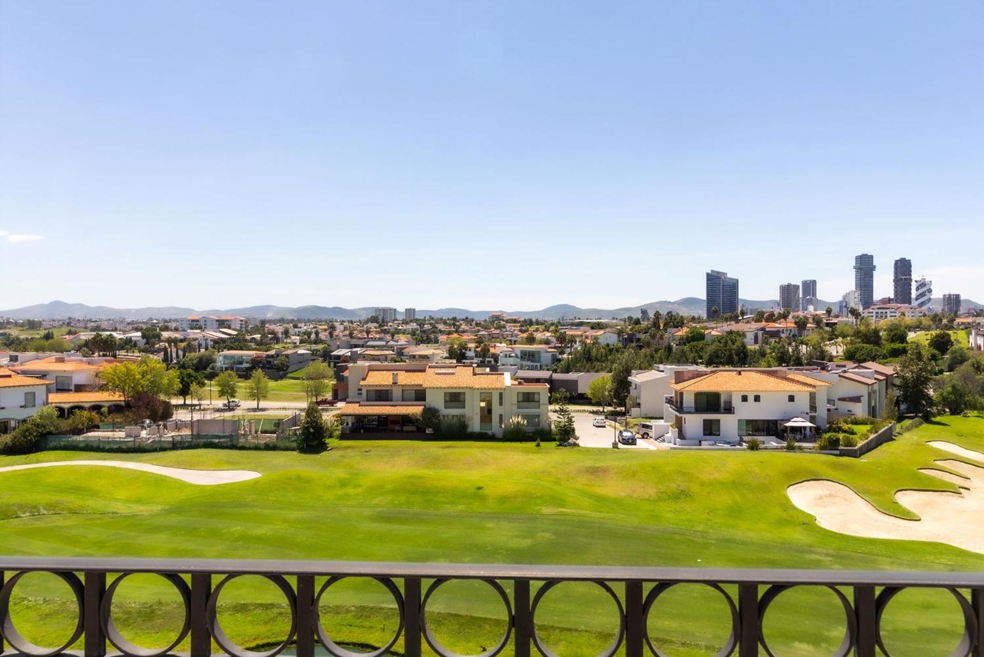 ホテル カミノ リアル プエブラ アンヘロポリス エクステリア 写真 View of the golf course