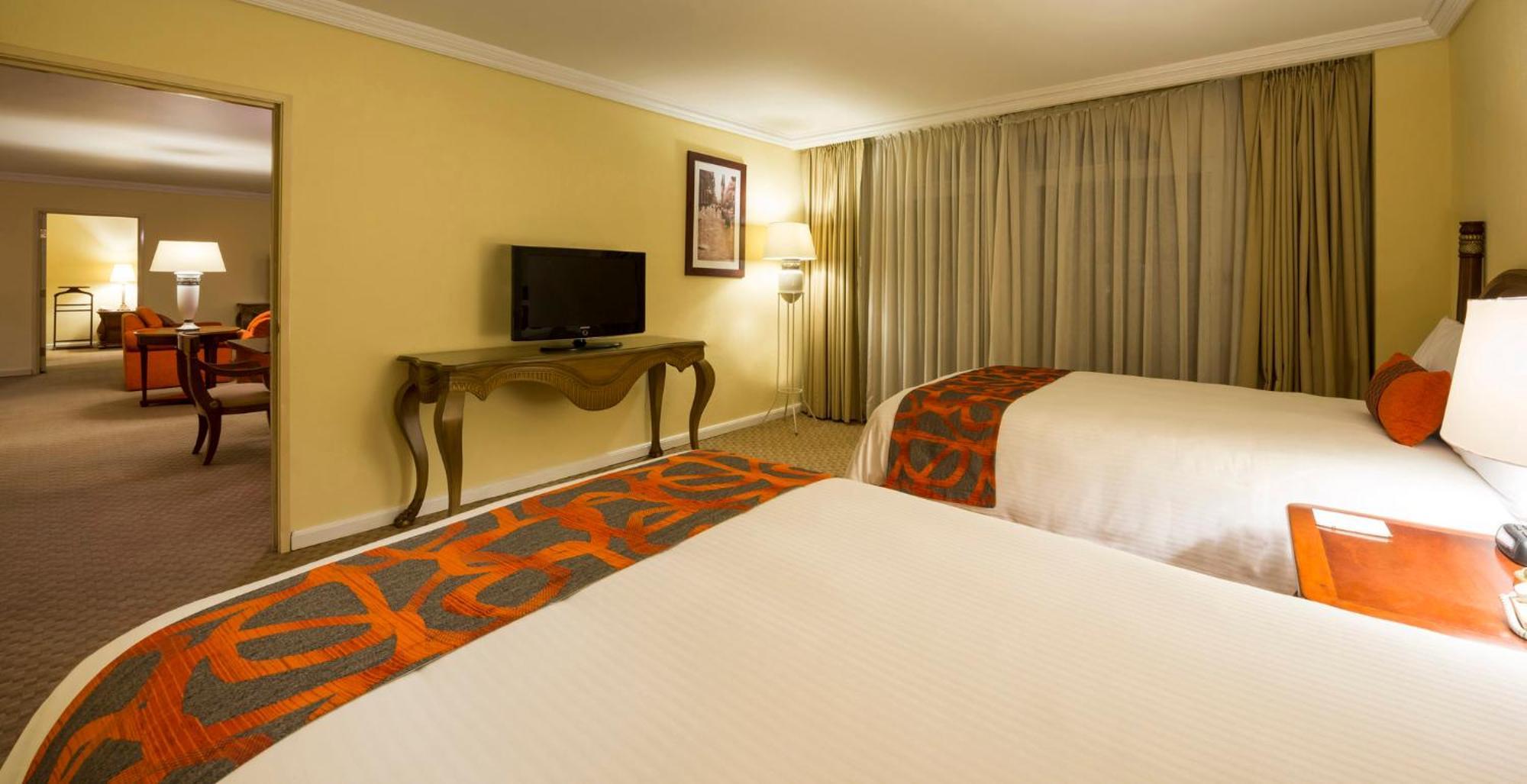 ホテル カミノ リアル プエブラ アンヘロポリス エクステリア 写真 A guest room at the Hilton San Francisco